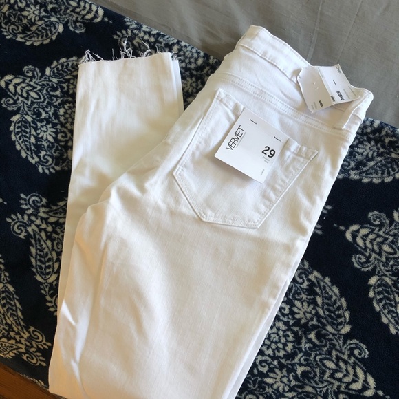 Vervet Denim - NWT Vervet size 29- Amber Mid Rise skinny- White Jeans